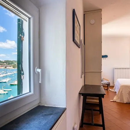 Apartment L'arpara Casa Al Molo Dal Mare Al Castello